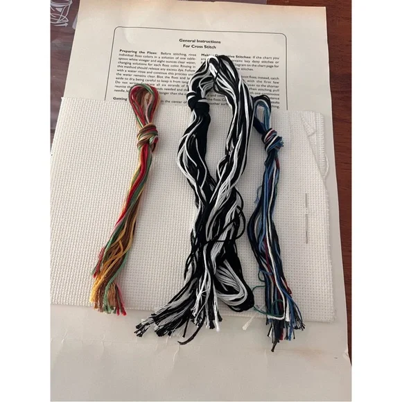 Vintage: Mickey Unlimited • “Jitterbug” (Minnie & Mickey) Cross Stitch Kit - Picture 2 of 7